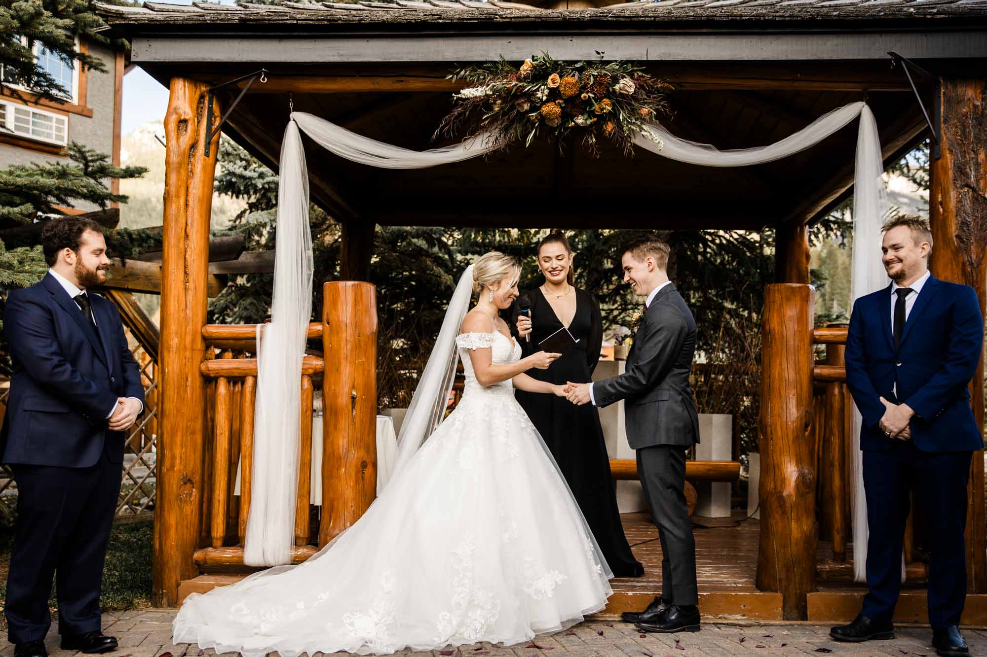 Calgary and Canmore wedding photographer, photography during a wedding at the Bear and Bison Inn in Canmore in the mountains