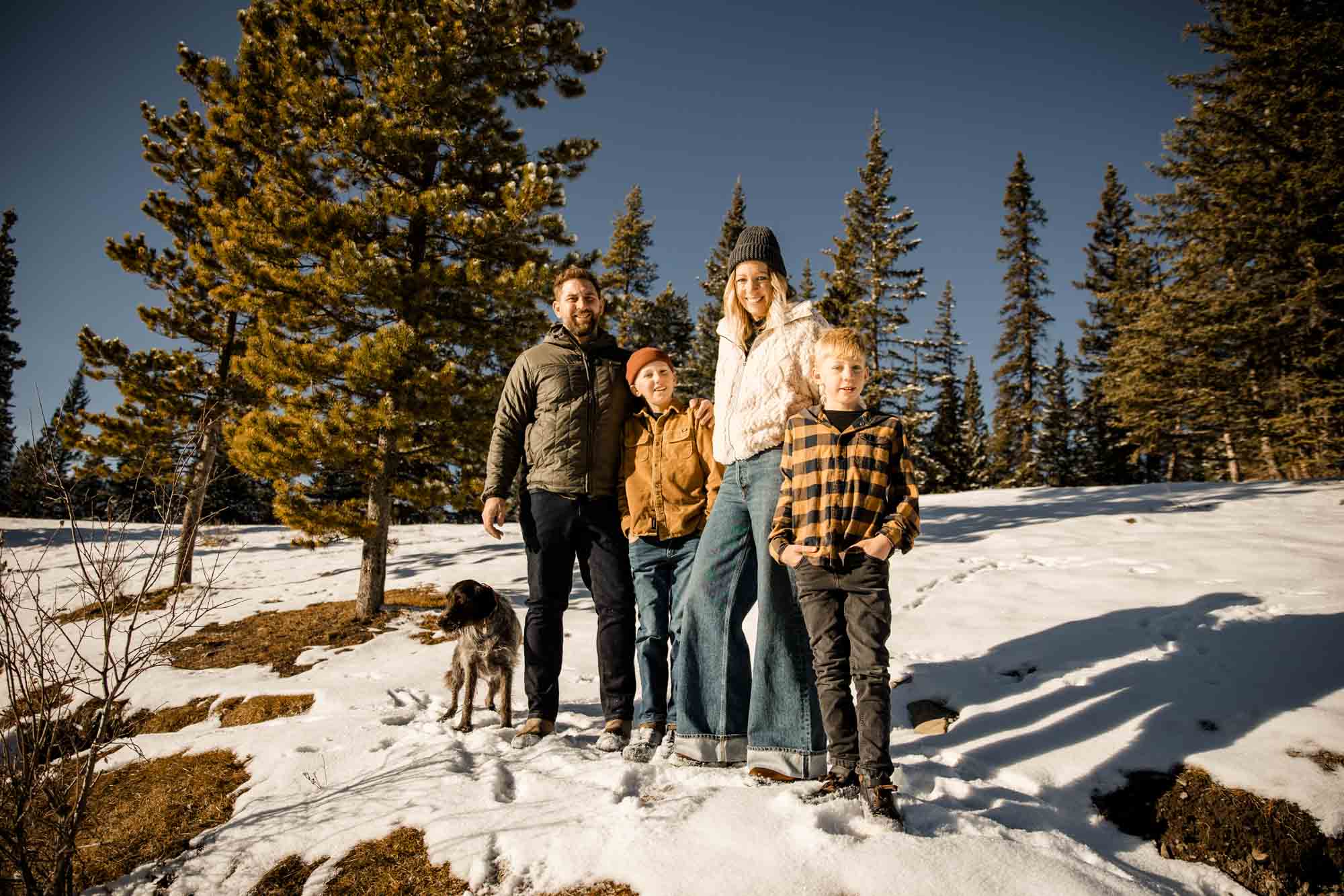 Calgary, Kananaskis Country, Banff lifestyle family photographer, family in the mountains in Kananaskis Country during a winter mini photo session