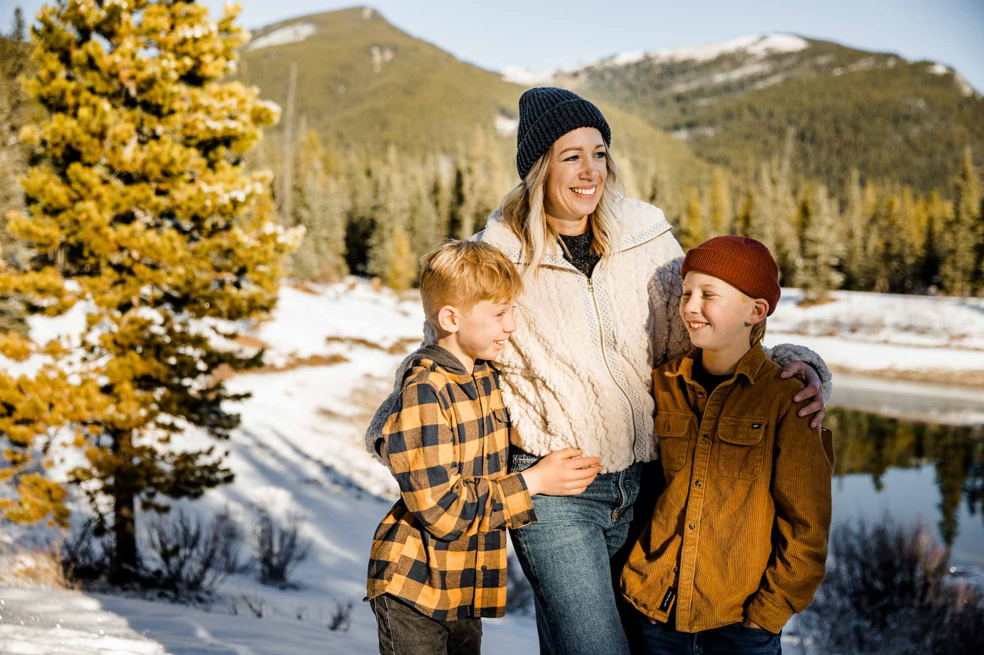 Calgary, Kananaskis Country, Banff lifestyle family photographer, family in the mountains in Kananaskis Country during a winter mini photo session