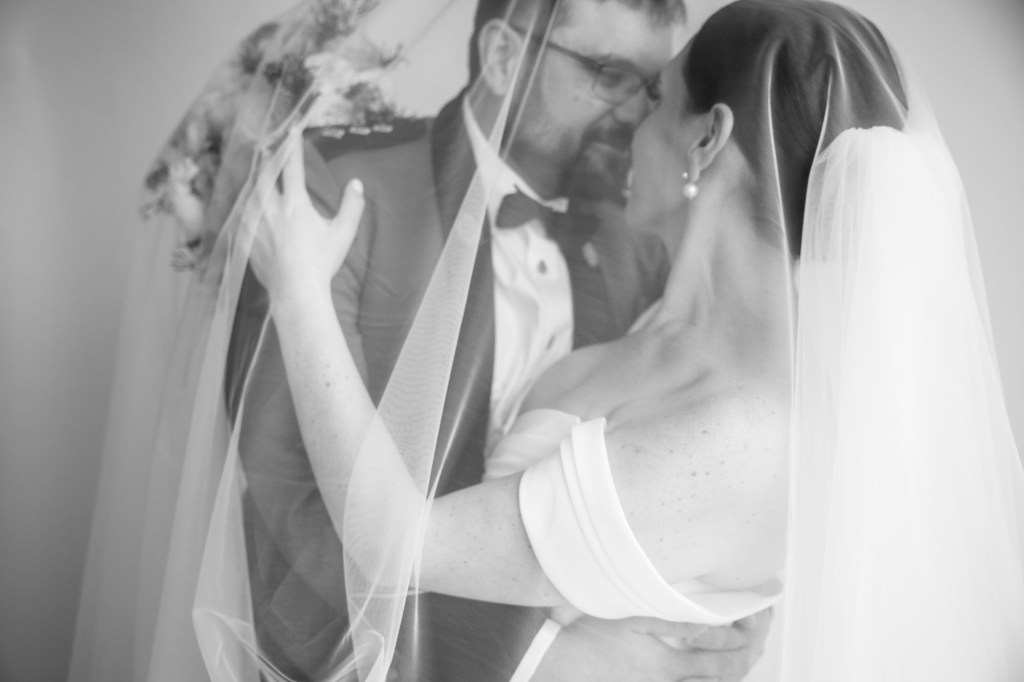 Calgary wedding photographer, intimate restaurant wedding, micro wedding, Lake House on Lake Bonavista, Palliser Hotel downtown