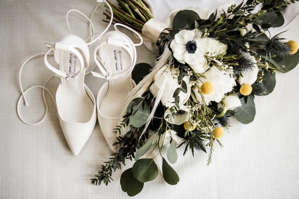 Calgary wedding photographer, intimate restaurant wedding, micro wedding, The Wednesday Room, Stephen Avenue downtown, vintage editorial wedding photography