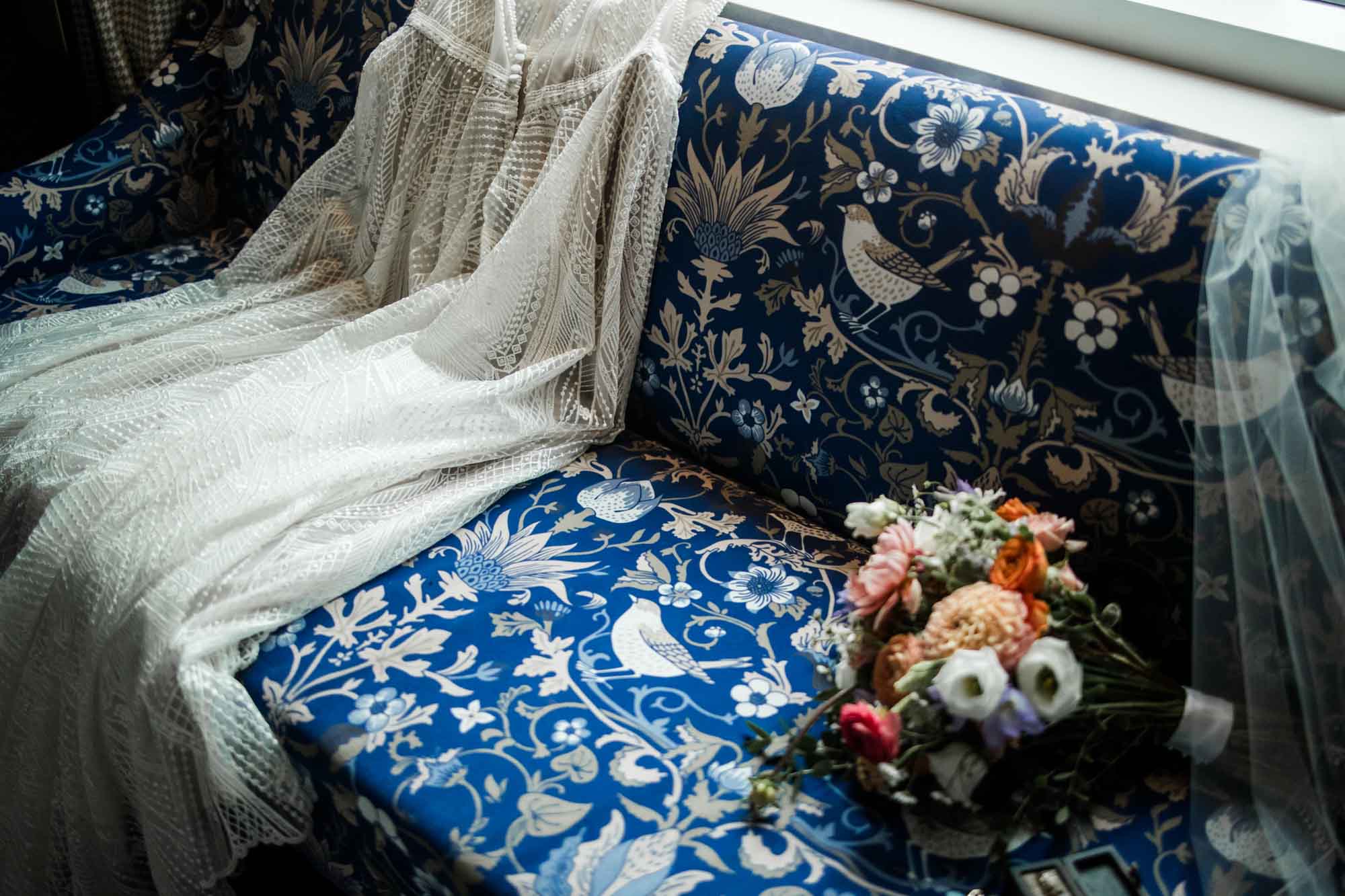 Calgary wedding photographer, wedding at the Nash in Inglewwod, Off cut bar, candid, warm and vibrant micro wedding in a restaurant by Valerie Richer Photography