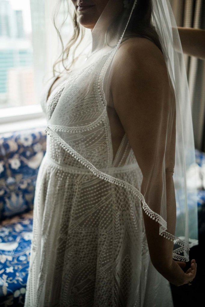 Calgary wedding photographer, wedding at the Nash in Inglewwod, Off cut bar, candid, warm and vibrant micro wedding in a restaurant by Valerie Richer Photography