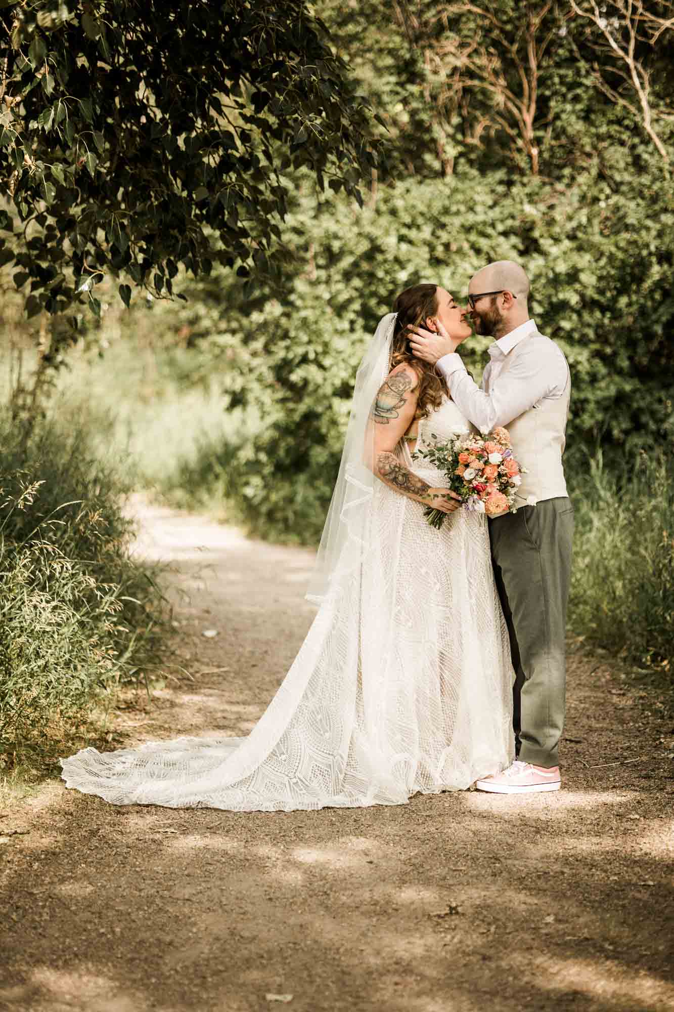 Calgary wedding photographer, wedding at the Nash in Inglewwod, Off cut bar, candid, warm and vibrant micro wedding in a restaurant by Valerie Richer Photography