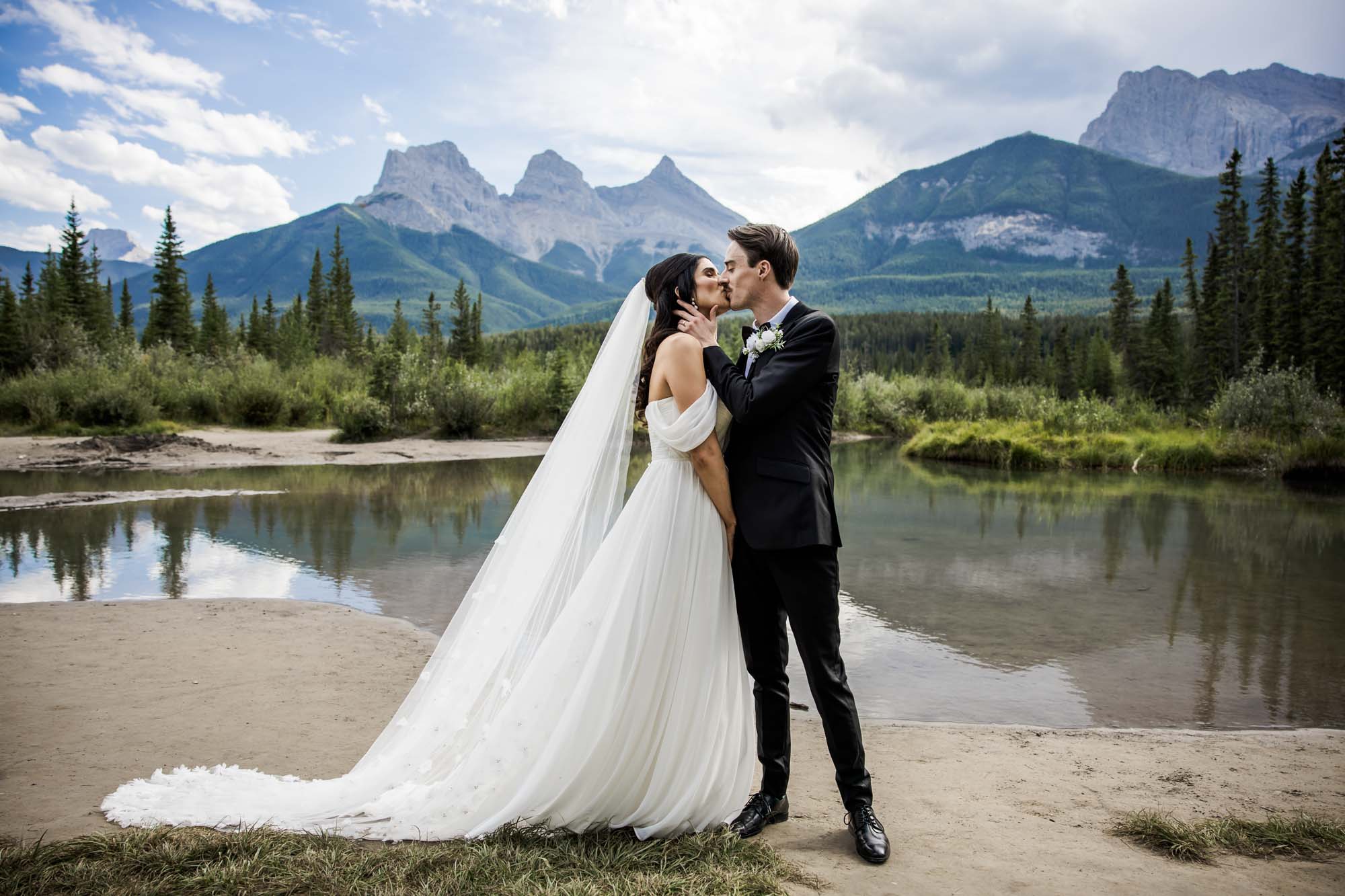 Valerie Richer Photography, Calgary, Banff, Canmore, Kananaskis Country Wedding and Family Photographer