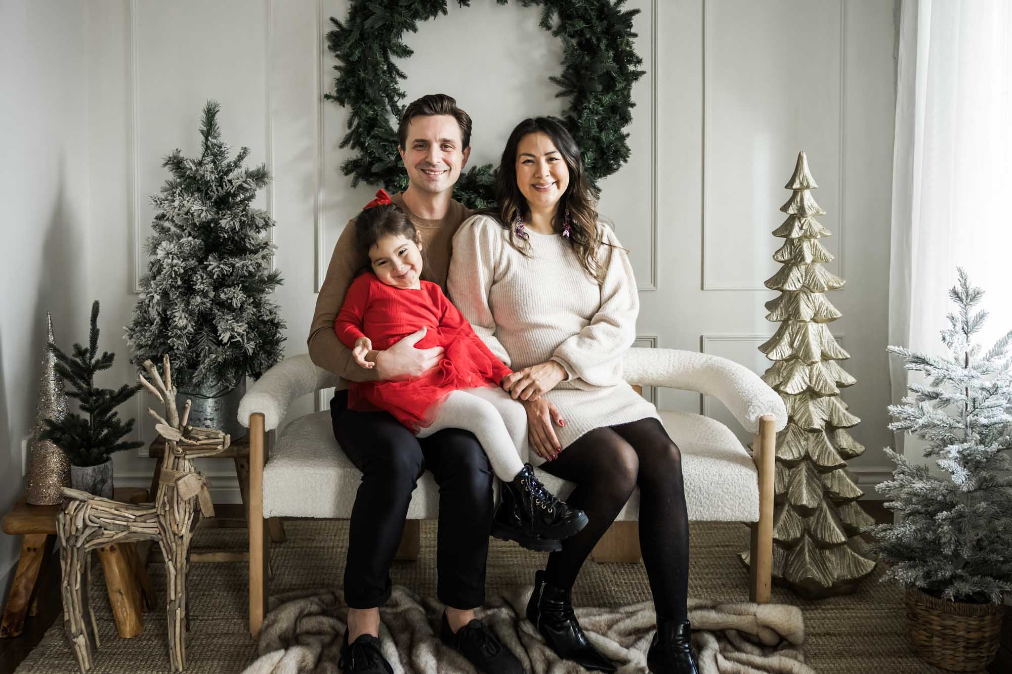 Calgary fmaily photographer, Christmas mini sessions photoshoots in a studio