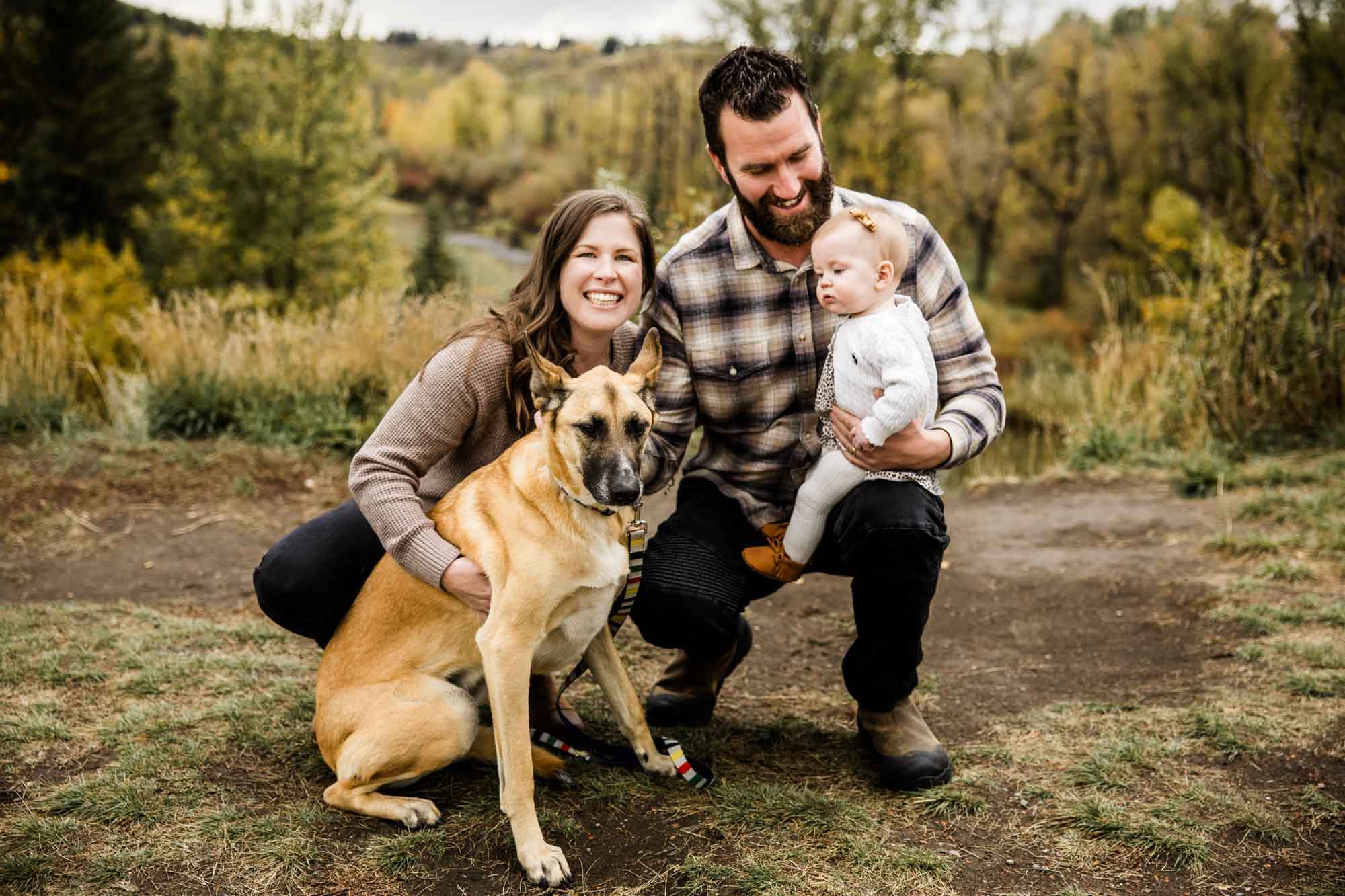 Calgary and Kananaskis mini sessions, photoshoot, photographer, family at Fish Creek Park during a mini session