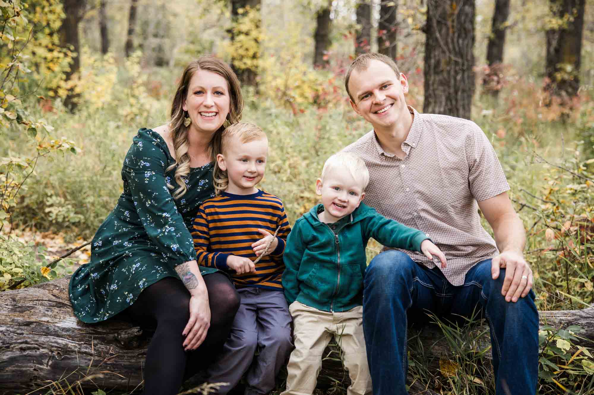 Calgary and Kananaskis mini sessions, photoshoot, photographer, family at Bowness Park during a mini session