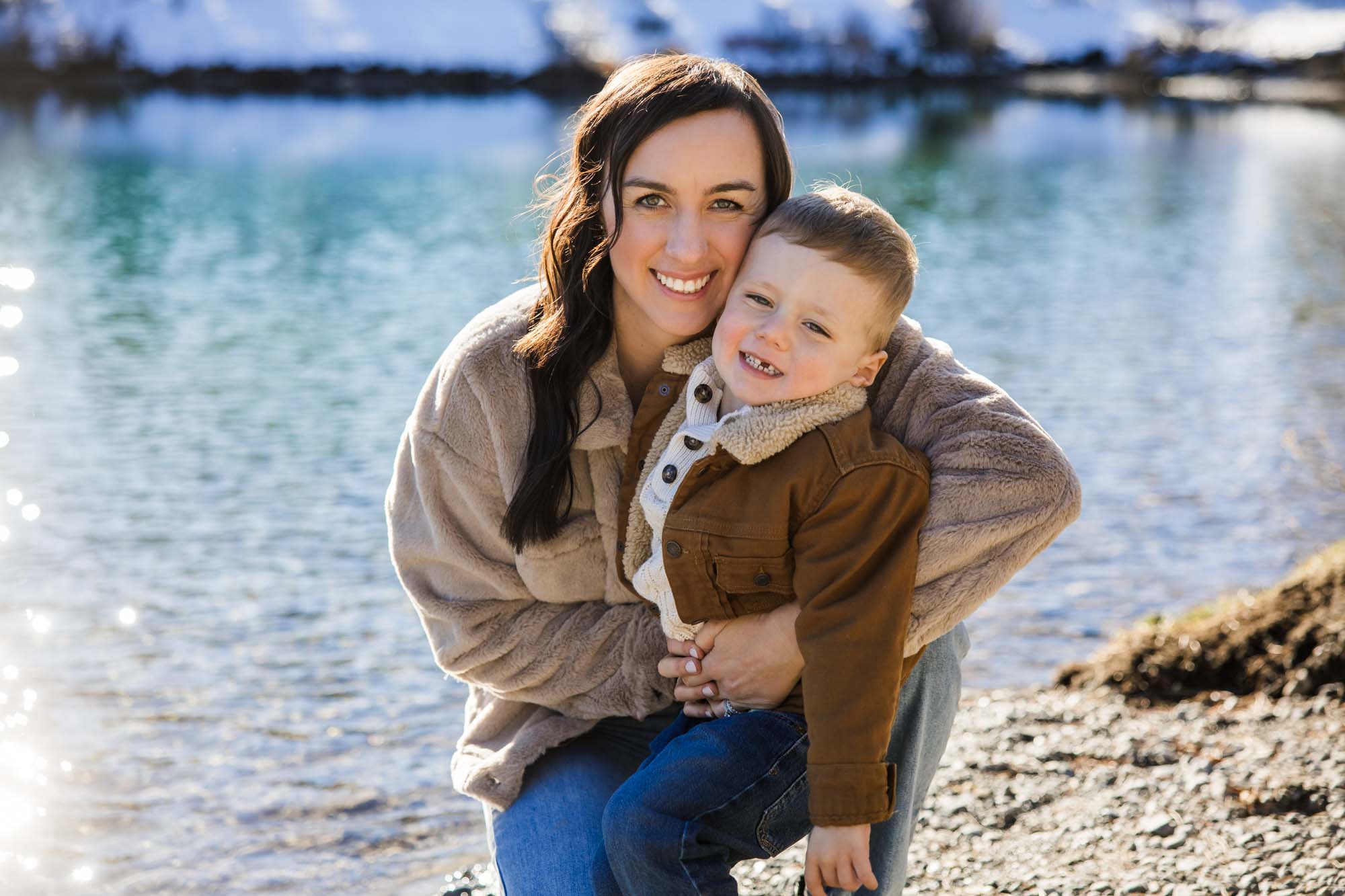 Calgary and Kananaskis mini sessions, photoshoot, photographer, family in the mountains during a mini session