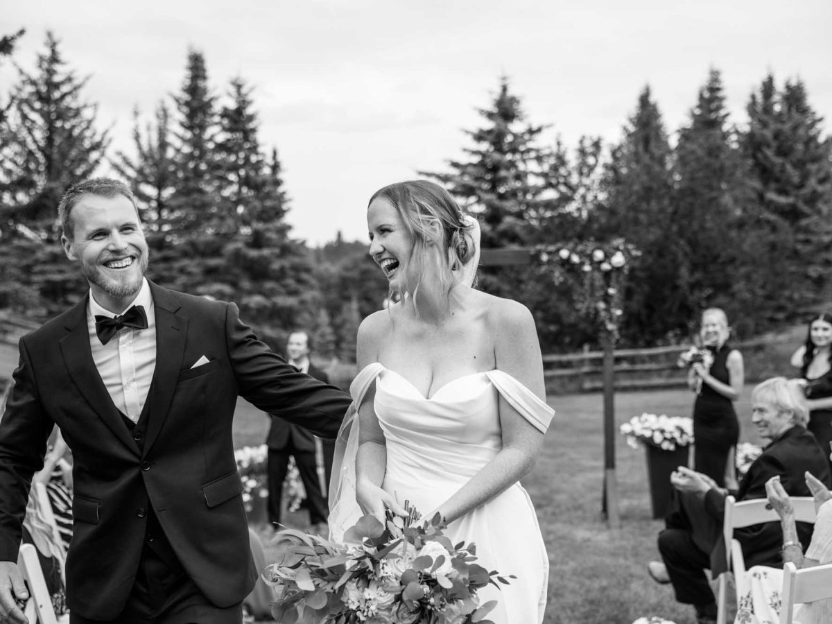 Kianna & Roy’s Chic and Timeless Backyard&nbsp;Wedding