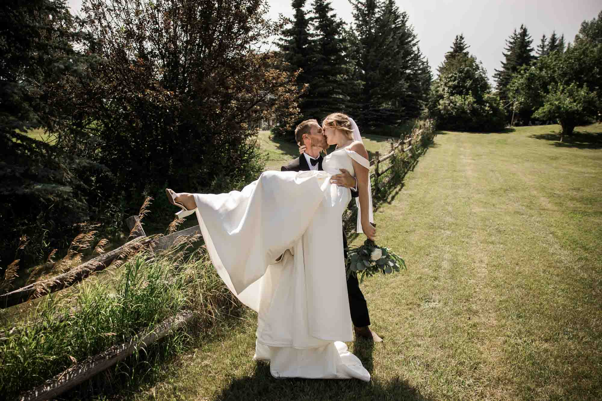 Calgary, Banff, Canmore wedding photographer, intimate, documentary style wedding photography, micro, backyard