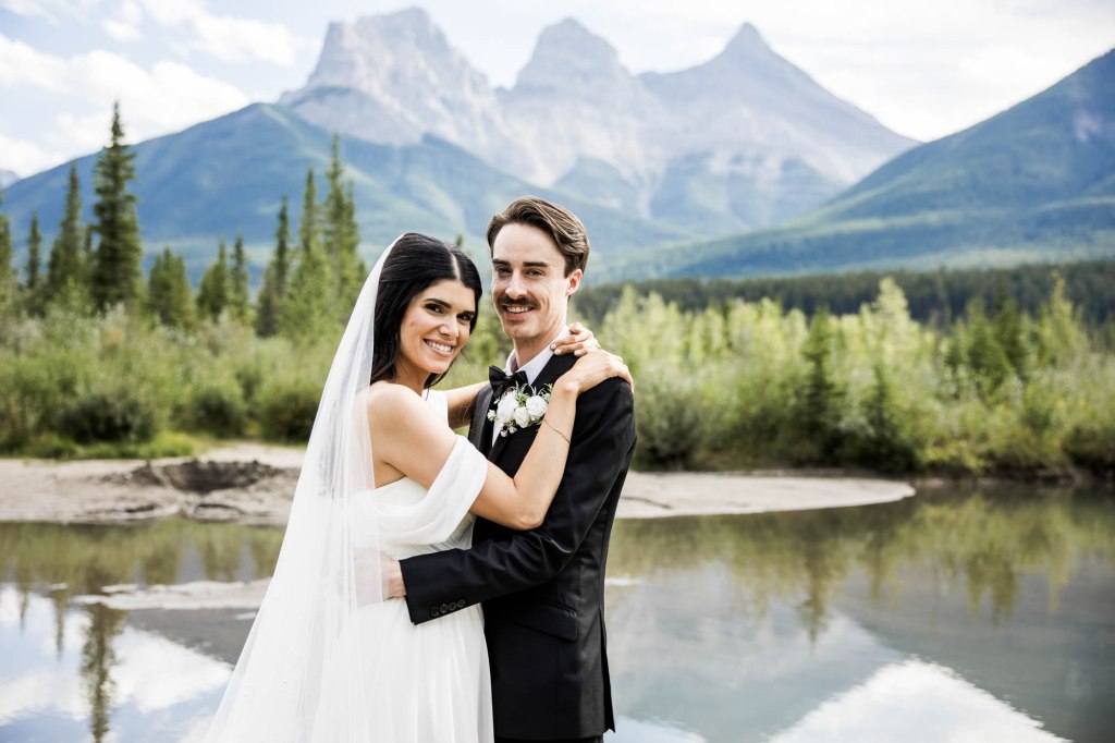 Calgary, Canmore, Banff wedding photographer, micro, intimate, documentary style wedding at the Sensory in Canmore