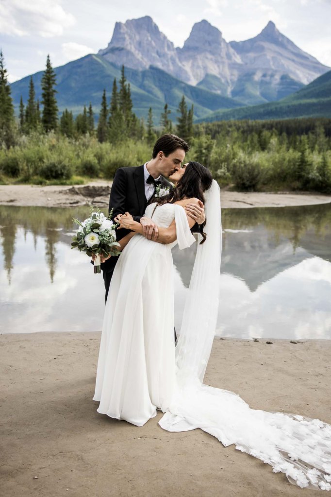 Calgary, Canmore, Banff wedding photographer, micro, intimate, documentary style wedding at the Sensory in Canmore