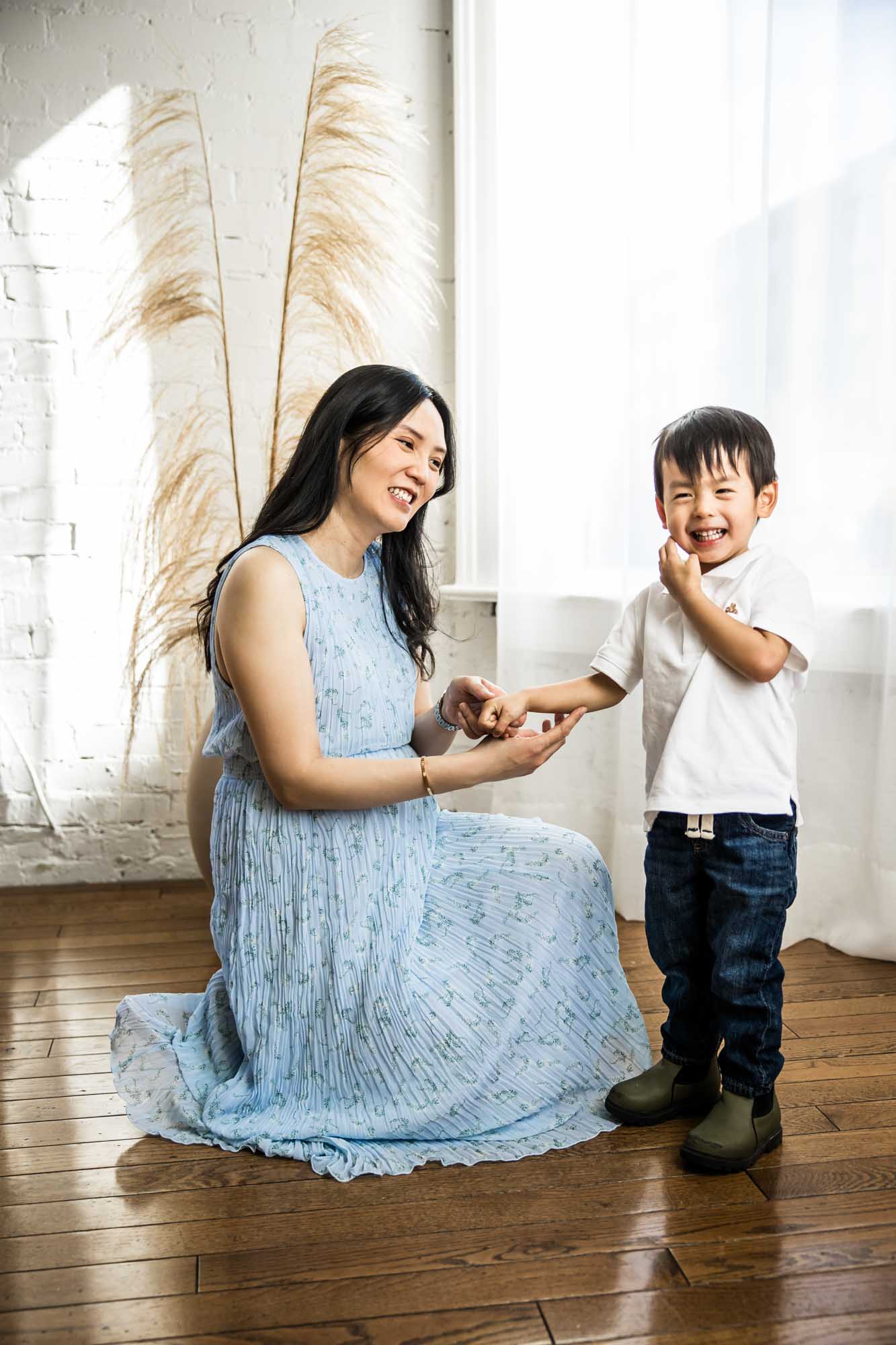 Calgary photographer, maternity and newborn photoshoot, storytelling, candid, studio session, creative, editorial and vintage