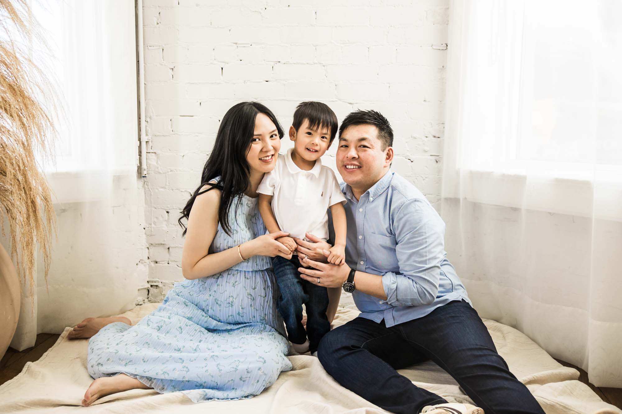 Calgary photographer, maternity and newborn photoshoot, storytelling, candid, studio session, creative, editorial and vintage