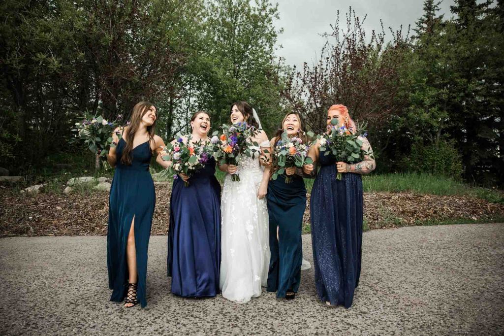 Calgary wedding photographer, bride and groom on their wedding day at Flores and Pine in Bearspaw Alberta, storytelling, candid, warm, editorial wedding photography