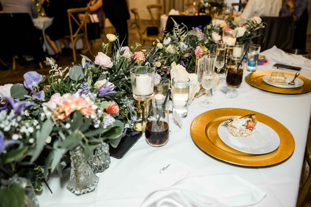 Calgary wedding photographer, bride and groom on their wedding day at Flores and Pine in Bearspaw Alberta, storytelling, candid, warm, editorial wedding photography