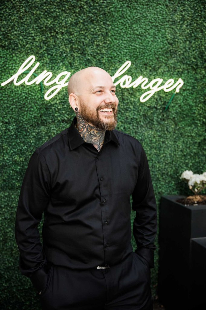 Calgary wedding photographer, bride and groom on their wedding day at Flores and Pine in Bearspaw Alberta, storytelling, candid, warm, editorial wedding photography