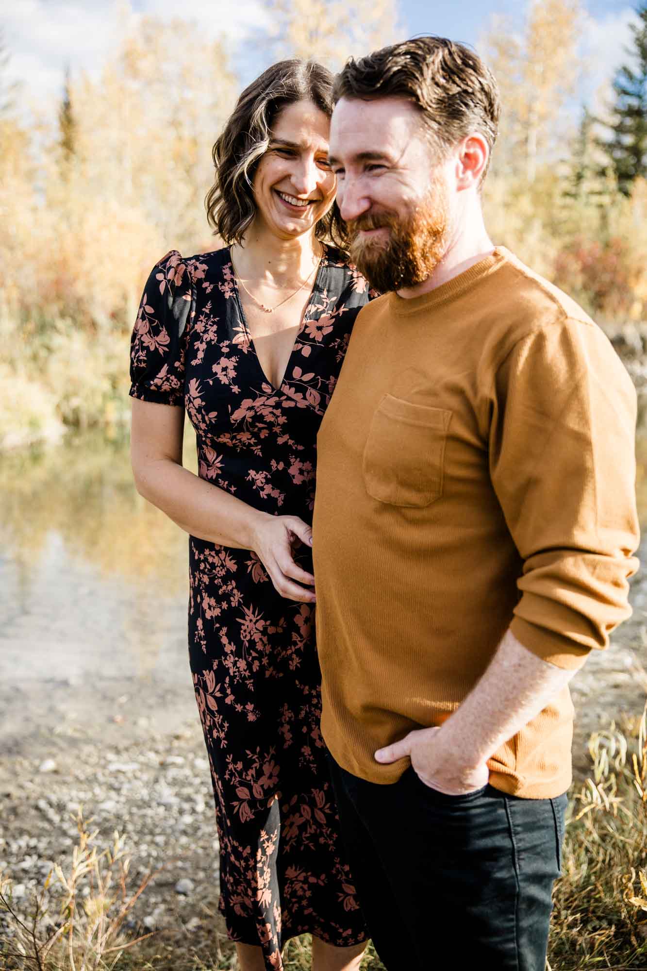 Calgary family photographer, extended large family photoshoot at Fish Creek Provincial Park, lifestyle, storytelling, candid