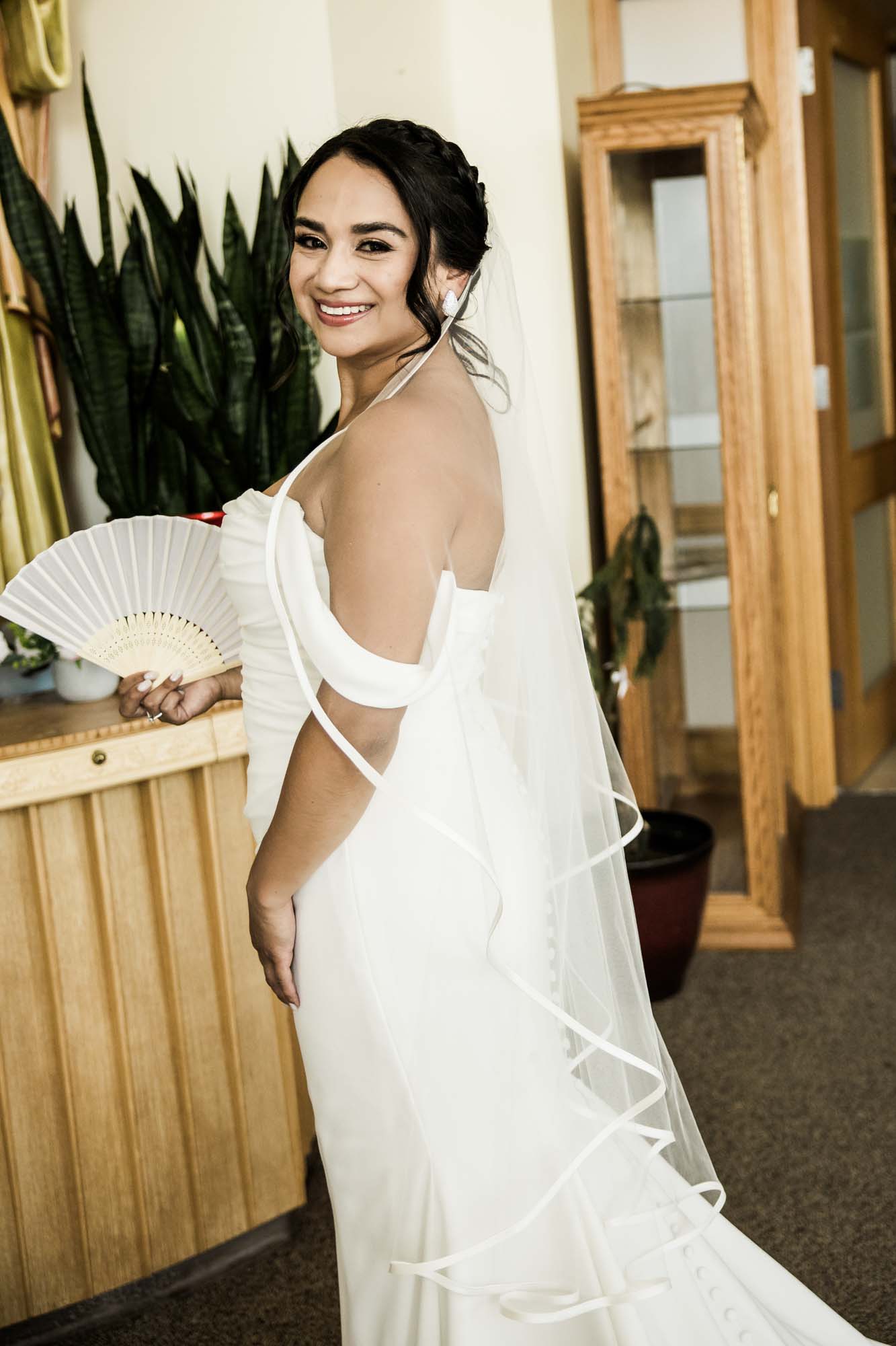 Calgary wedding photographer, wedding photography at the Lake House restaurant after a church ceremony and bridal portraits at Lake Bonavista. Photos captured in a candid, storytelling, documentary style