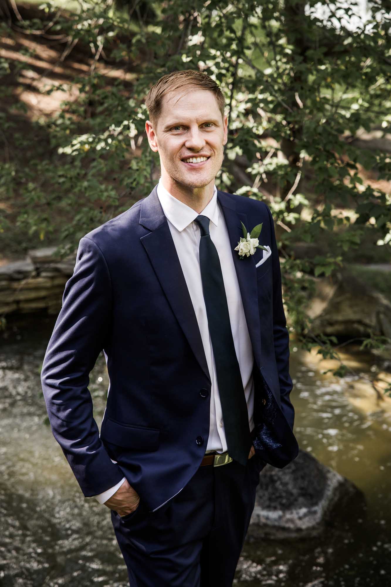 Calgary wedding photographer, wedding photography at the Lake House restaurant after a church ceremony and bridal portraits at Lake Bonavista. Photos captured in a candid, storytelling, documentary style