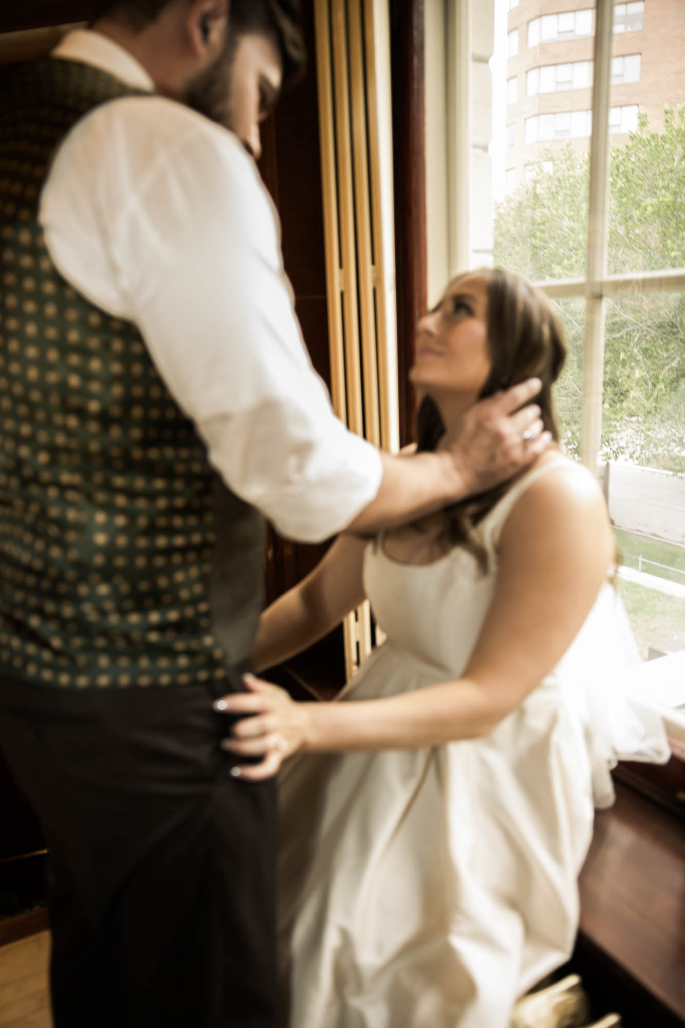 Calgary wedding photographer, couple on their wedding day at Lougheed House, photography in an editorial style with vintage bridal attire and venue
