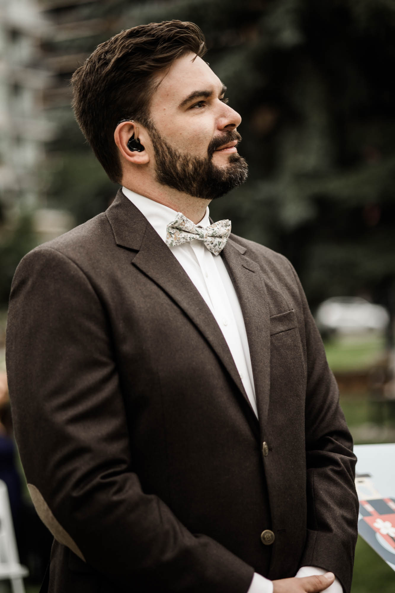 Calgary wedding photographer, couple on their wedding day at Lougheed House, photography in an editorial style with vintage bridal attire and venue