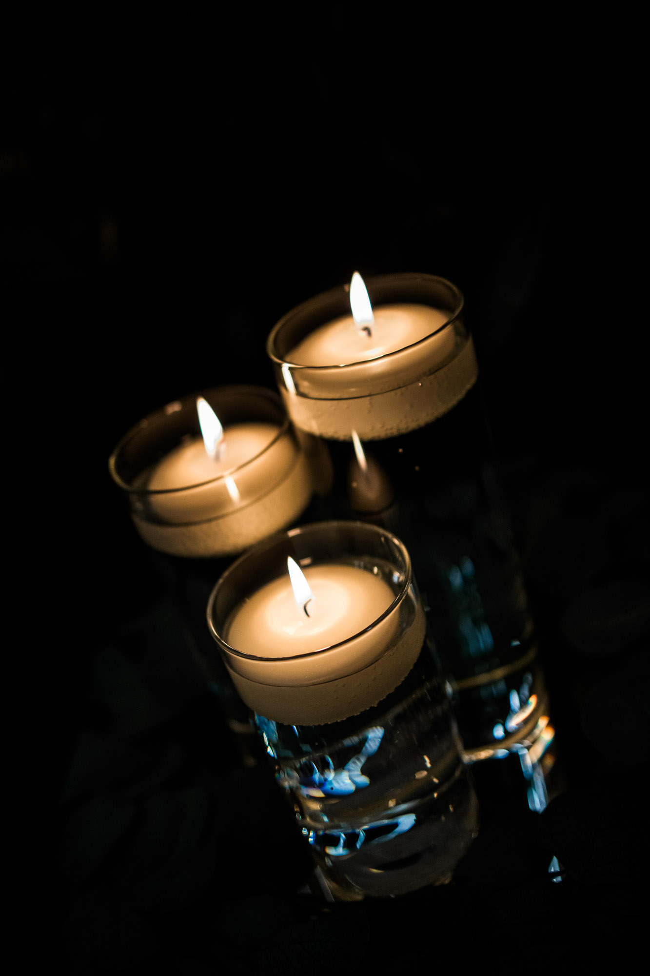Calgary wedding photographer, bride and groom on their wedding day at the Mickelson National Golf Club reception, candid, documentary, storytelling photography