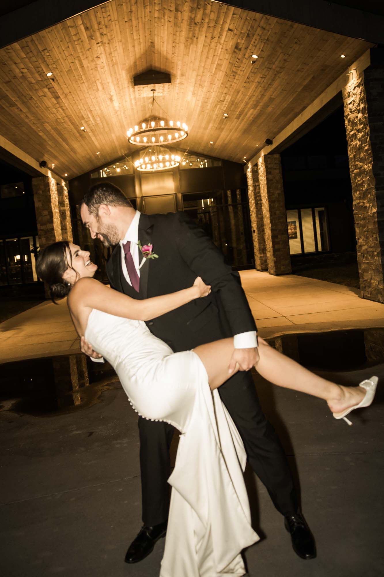 Calgary wedding photographer, bride and groom on their wedding day at the Mickelson National Golf Club reception, candid, documentary, storytelling photography