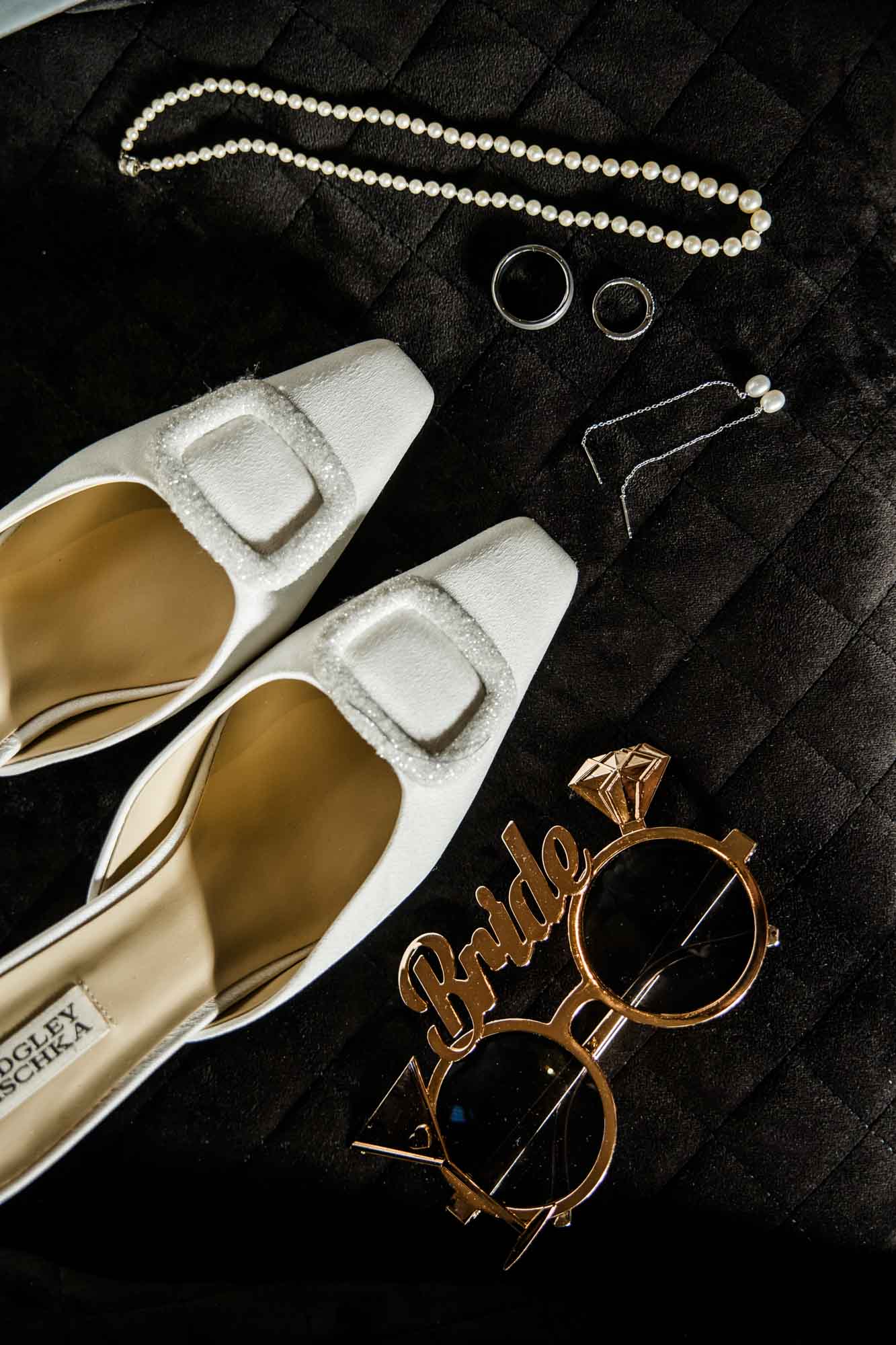 Calgary wedding photographer, bride getting ready on her wedding day, candid, documentary, storytelling photography