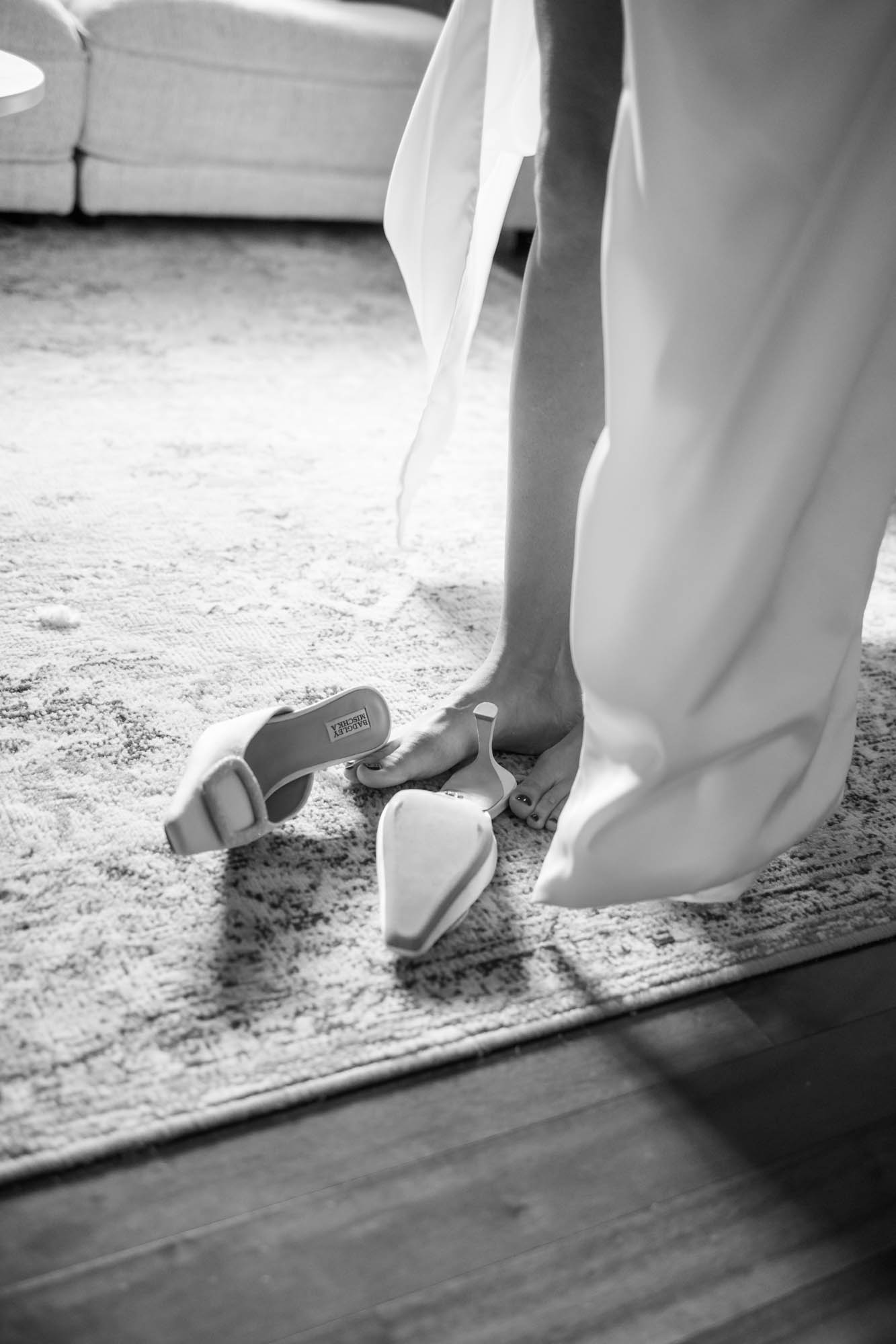 Calgary wedding photographer, bride getting ready on her wedding day, candid, documentary, storytelling photography