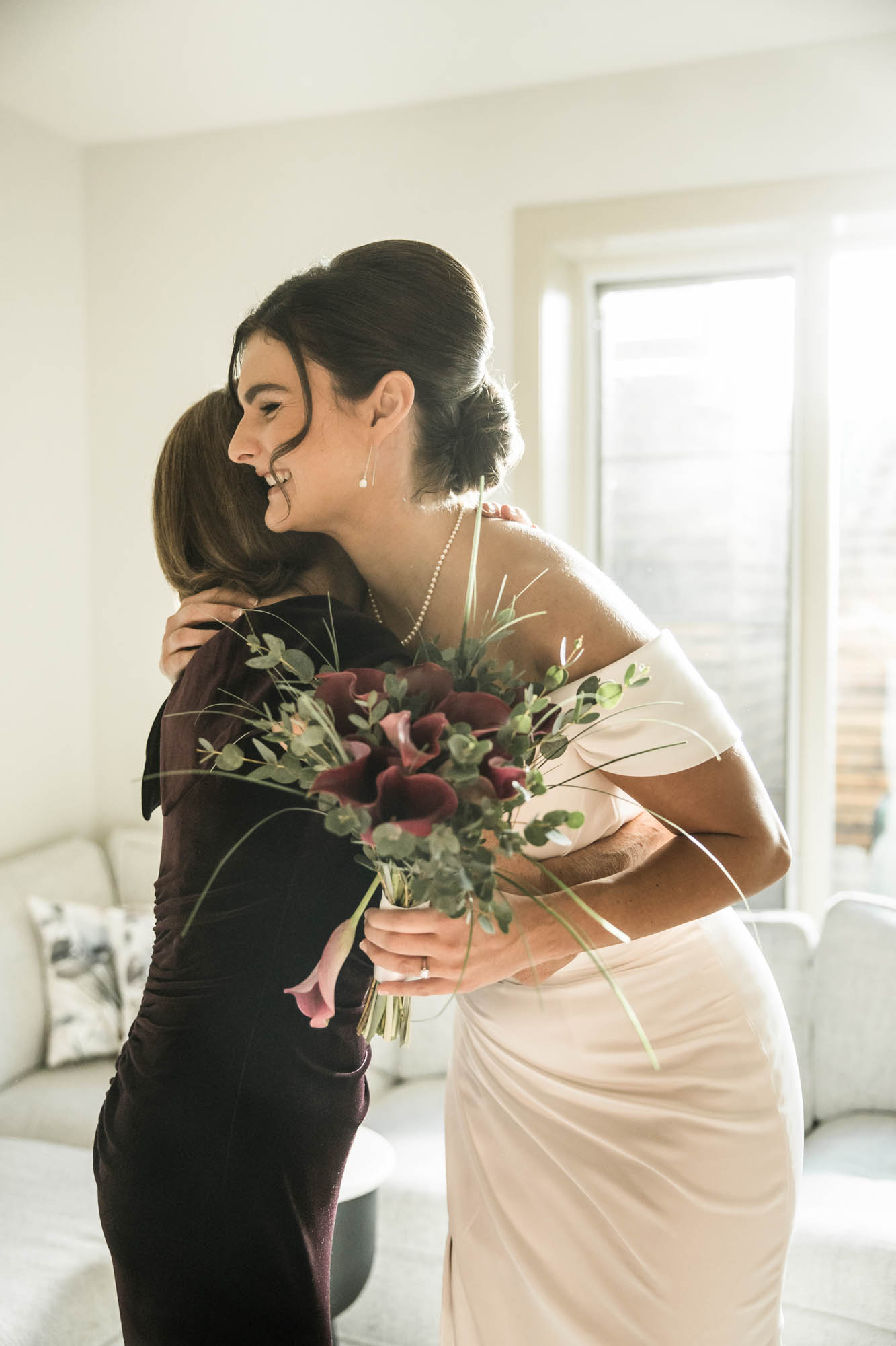 Calgary wedding photographer, bride getting ready on her wedding day, candid, documentary, storytelling photography