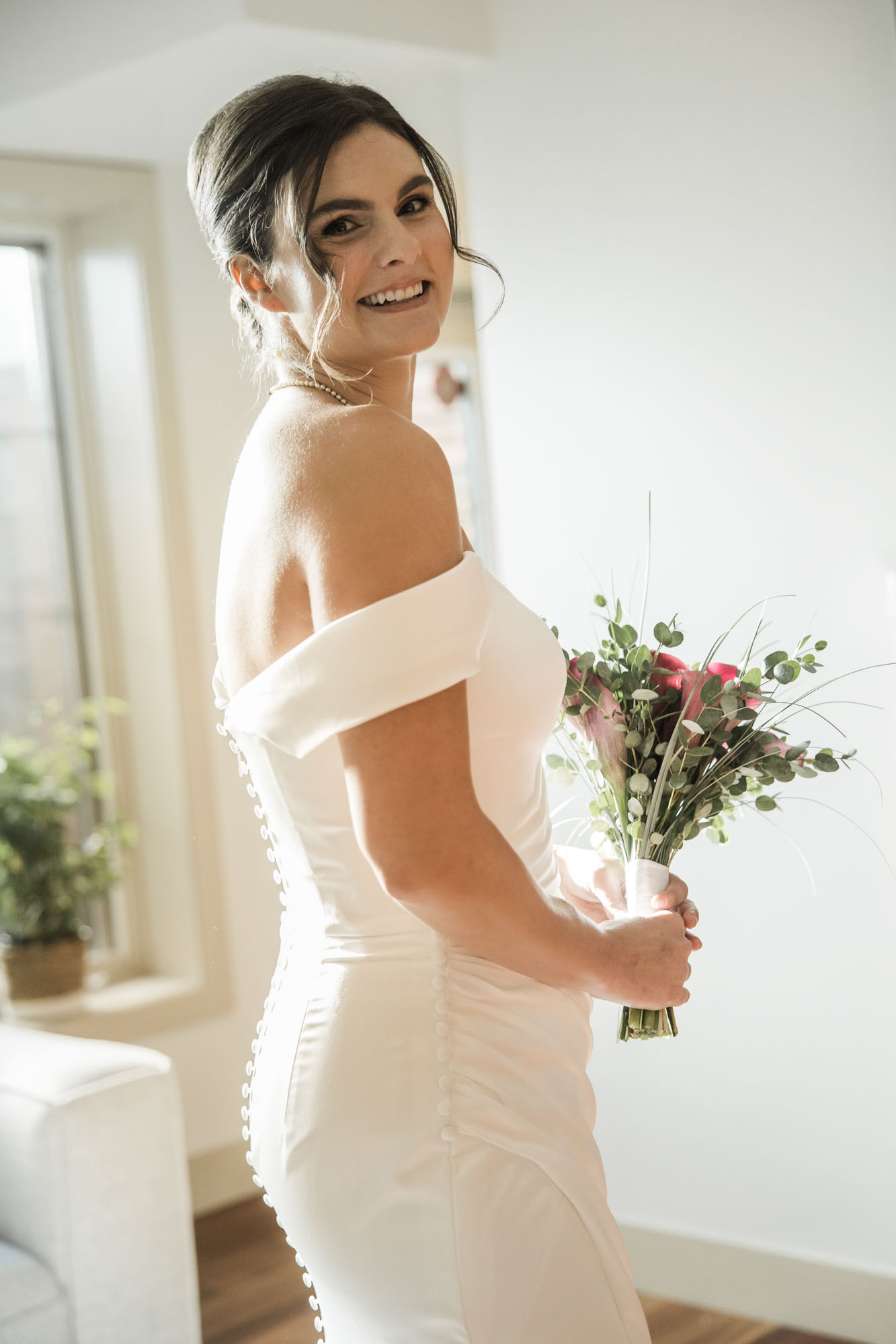 Calgary wedding photographer, bride getting ready on her wedding day, candid, documentary, storytelling photography