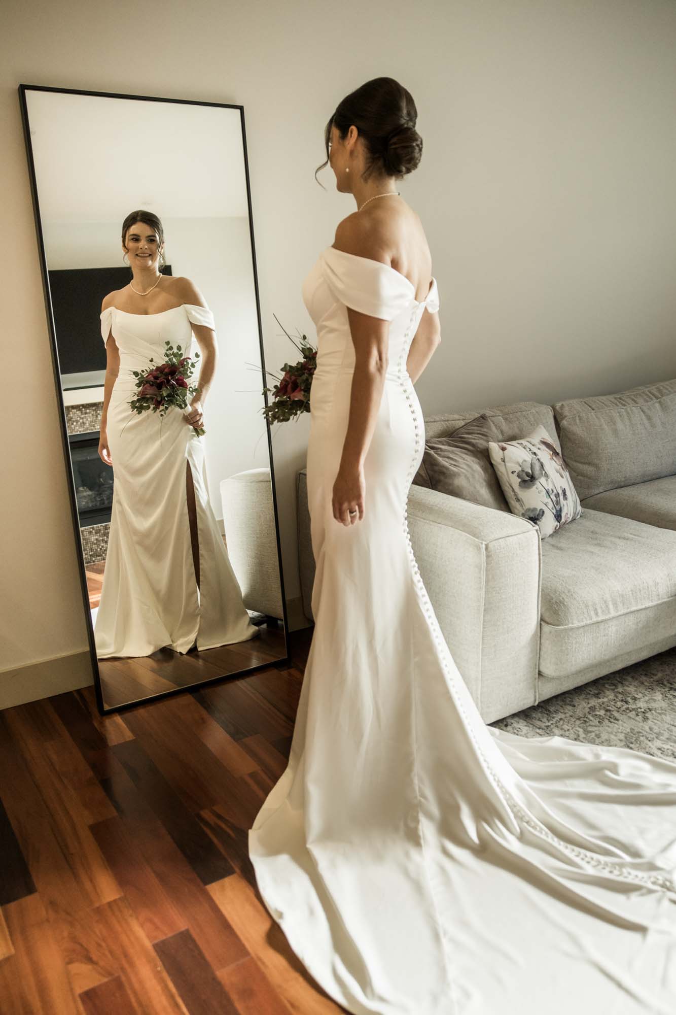 Calgary wedding photographer, bride getting ready on her wedding day, candid, documentary, storytelling photography