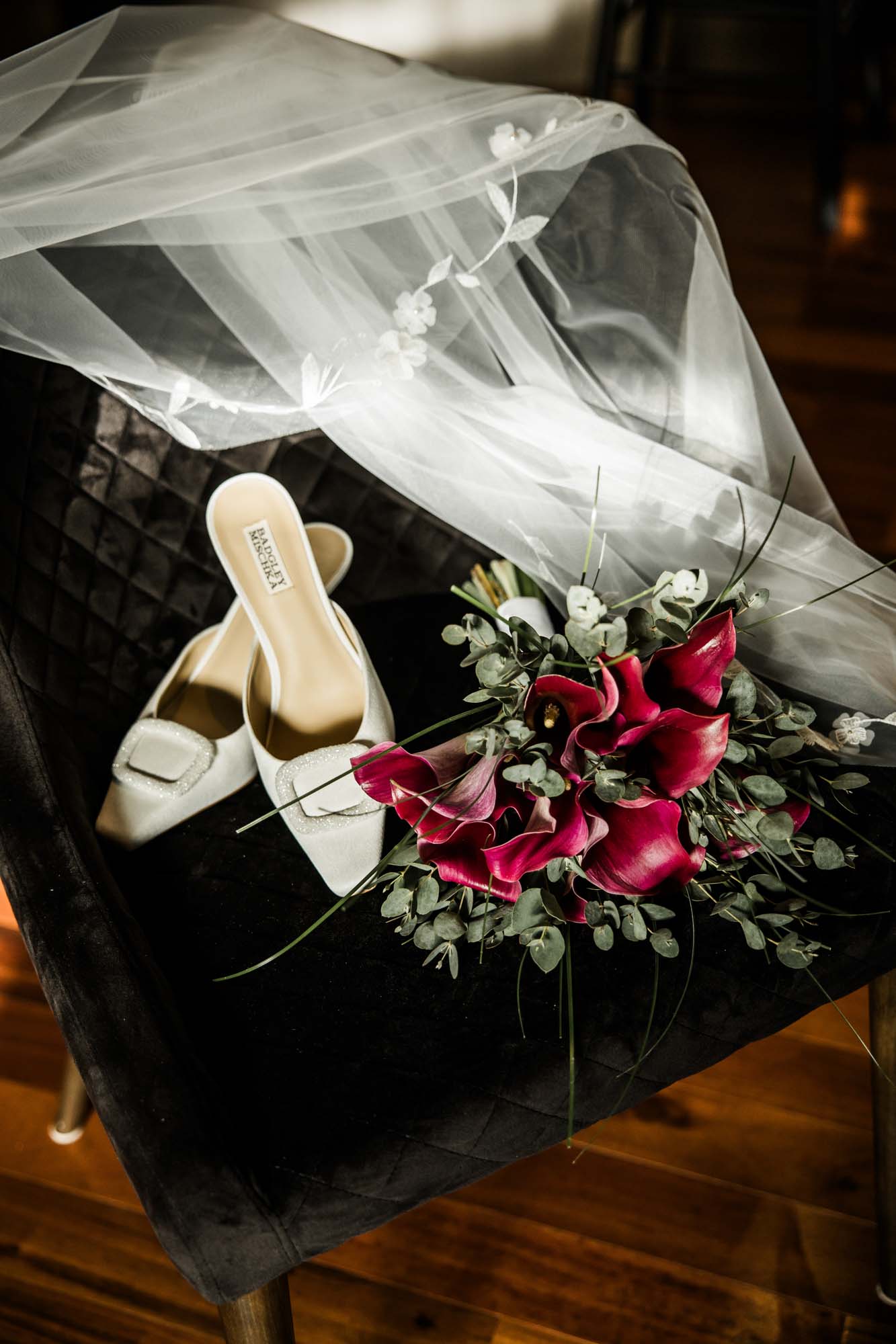 Calgary wedding photographer, bride getting ready on her wedding day, candid, documentary, storytelling photography